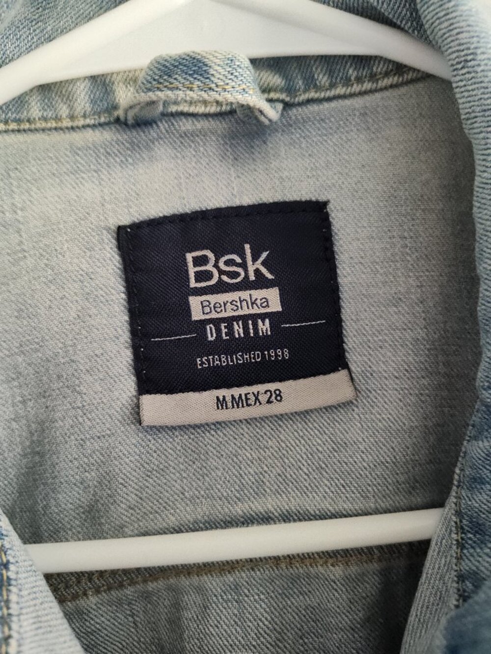 💙 Bershka Light Wash Denim Jacket | Size 28 | Very Good Condition - Picture 4 of 13